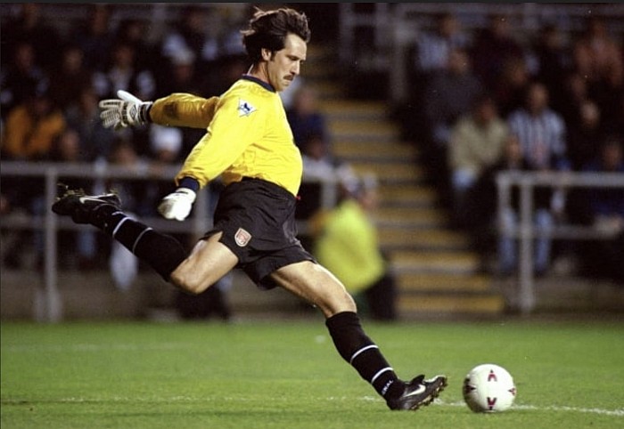 David Seaman kicking the ball