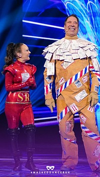 David Seaman and Frankie Seaman as Pillar and Post on The Masked Dancer